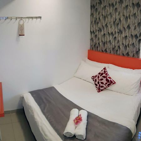 Teruntum 96 Guest House كوانتان المظهر الخارجي الصورة