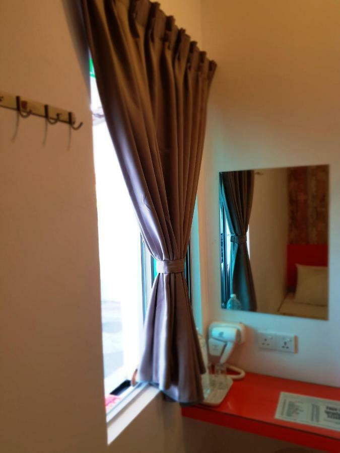 Teruntum 96 Guest House كوانتان المظهر الخارجي الصورة